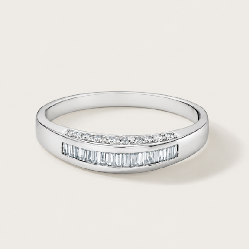 18K White Gold Diamond Ring