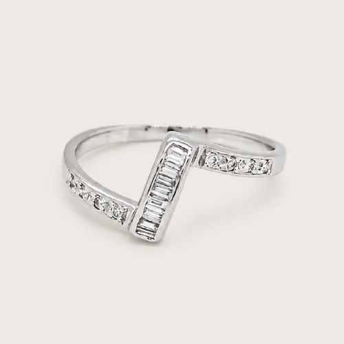 Zig Zag Diamond Ring