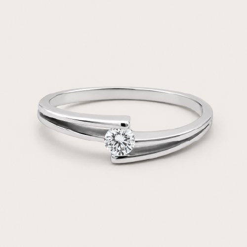 18K White Gold Diamond Ring