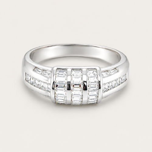 18K White Gold Diamond Ring