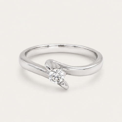 18K White Gold Diamond Ring