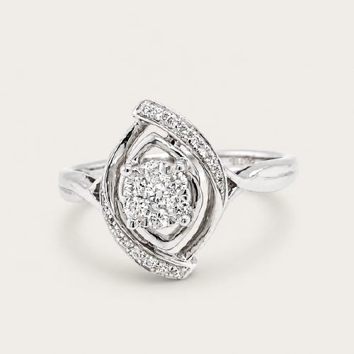 18K White Gold Diamond Ring