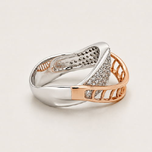 Swirl Patterned Diamond Ring
