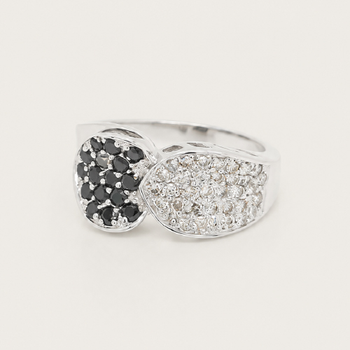 Wrap Leaf Patterned Diamond Ring