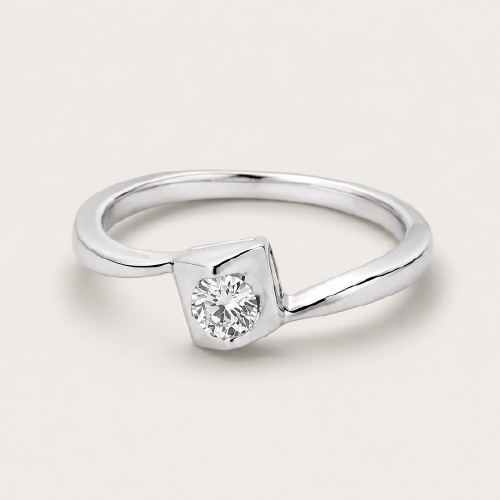 18K White Gold Diamond Ring