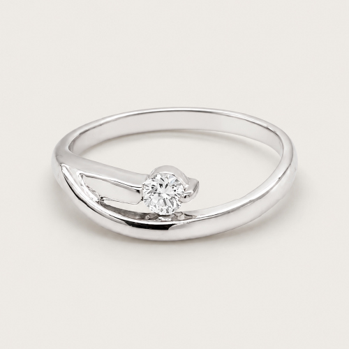 18K White Gold Diamond Ring
