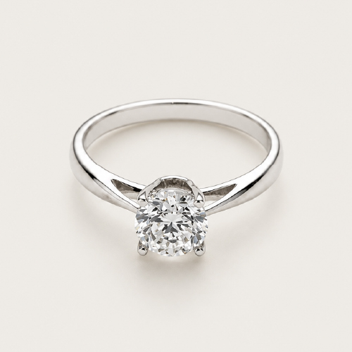 Round Diamond Ring in 18K White Gold