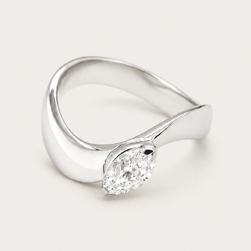 18K White Gold Diamond Ring