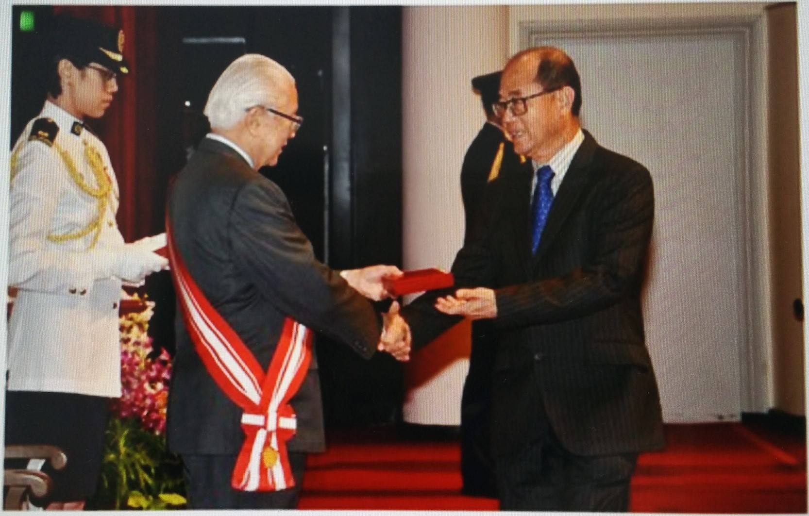 Mr Yeah receiving the Public Service Medal